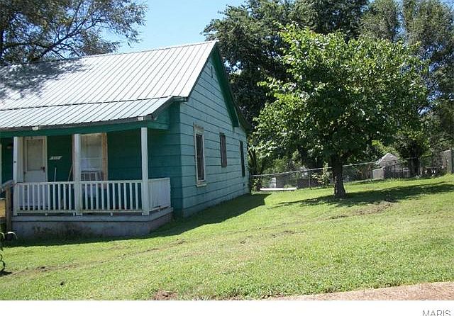 2nd image of 511 W Fite St