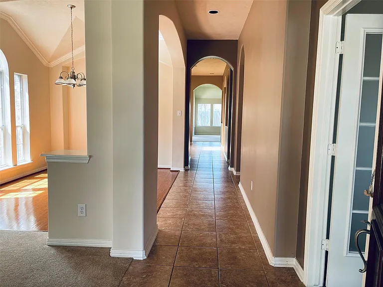 10723 Lake Riata Ln — Photo 4