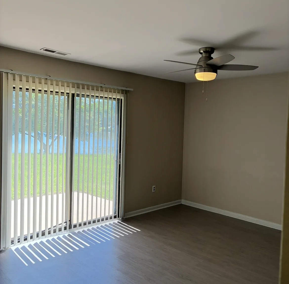 1 bed, 986 sqft, $1,850 — Photo 4