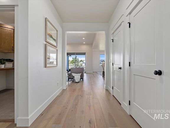 3rd image of 6732 E Emma Ct
