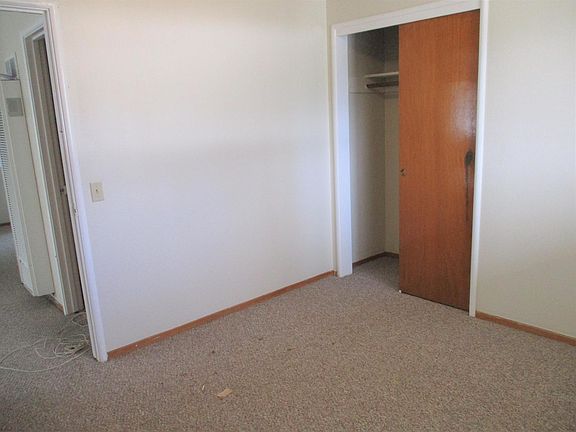 5th image of 339 Walnut Ave APT 10