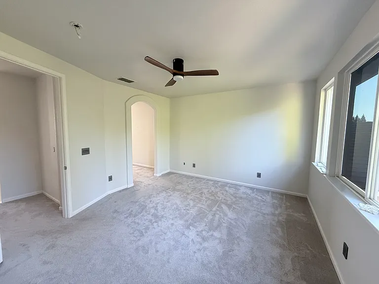 972 Cameron Dr — Photo 22