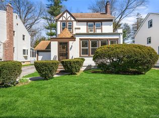 5 Burbury Lane, Great Neck, NY