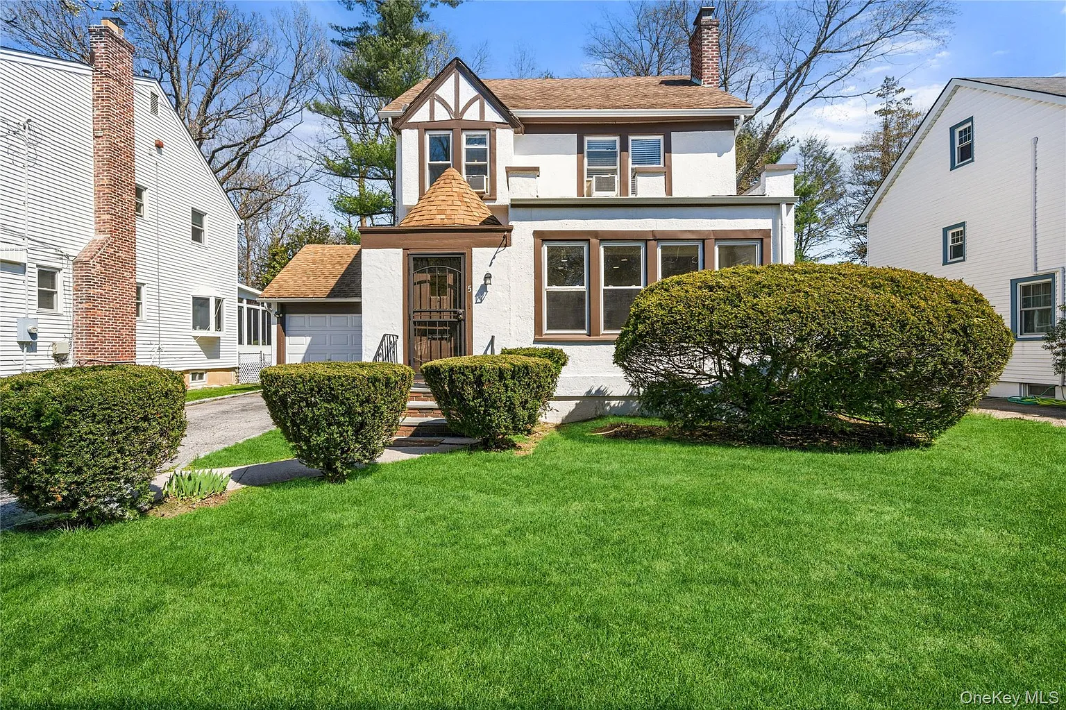 5 Burbury Lane photo 1