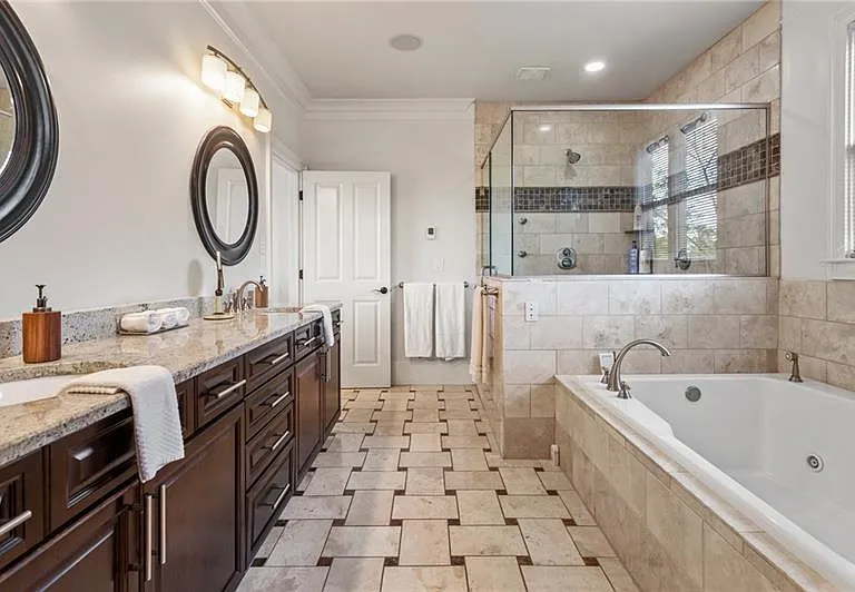 629 Boulevard NE — Photo 39