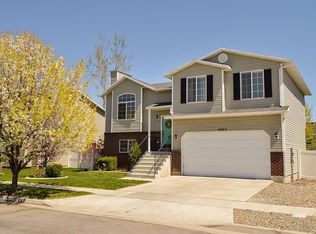 2063 S Lake Mesa Dr, Syracuse, UT 84075
