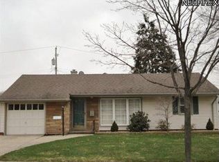 10011 Newkirk Dr, Parma Heights, OH 44130