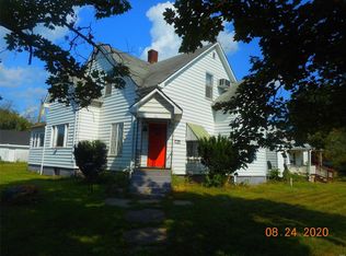 103 S Vine St, Nokomis, IL 62075