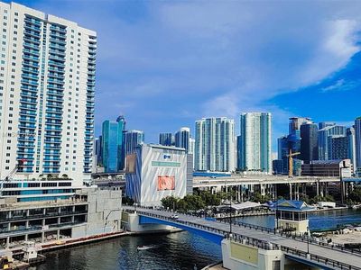 10 SW South River Dr APT 802, Miami, FL, 33130