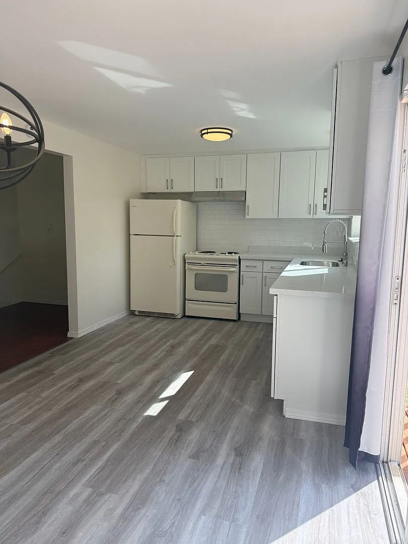 7425 NE 143rd St — Photo 3