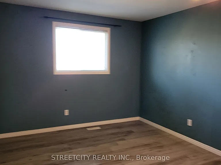 15 Sandra Rd — Photo 5