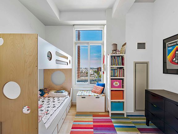 4th image of 85 Adams St APT 10D