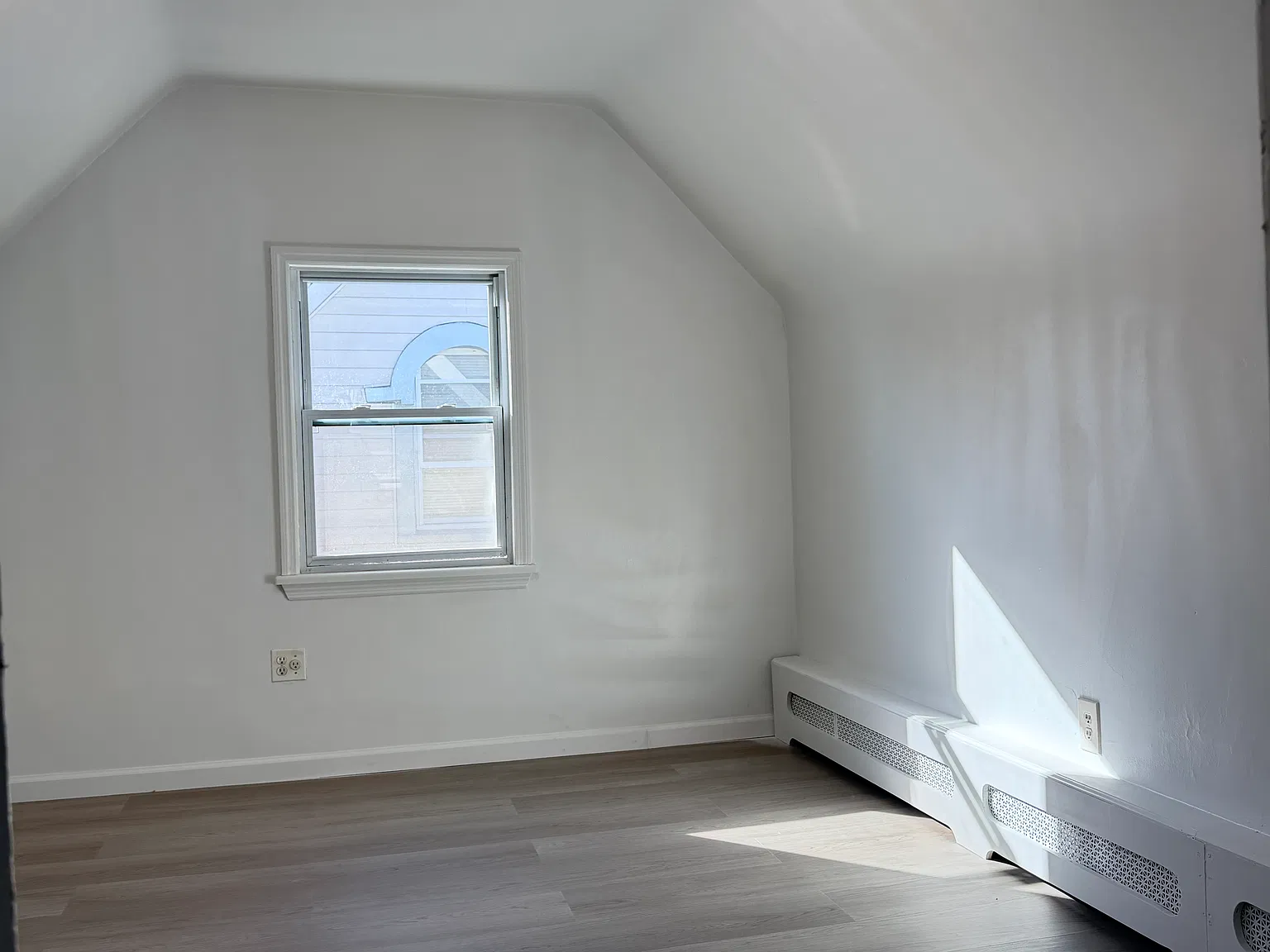 2 bed, 800 sqft, $1,800 — Photo 4
