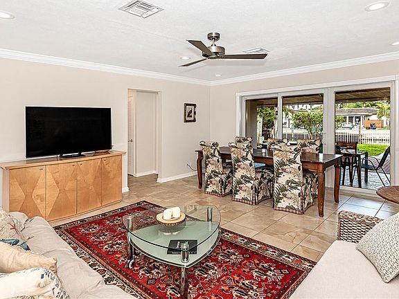4th image of 4021 NE 16th Terrace