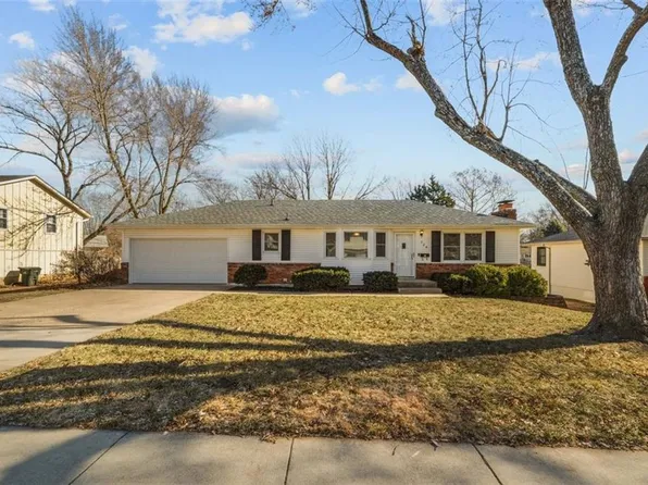 724 N Curtis St, Olathe, KS 66061