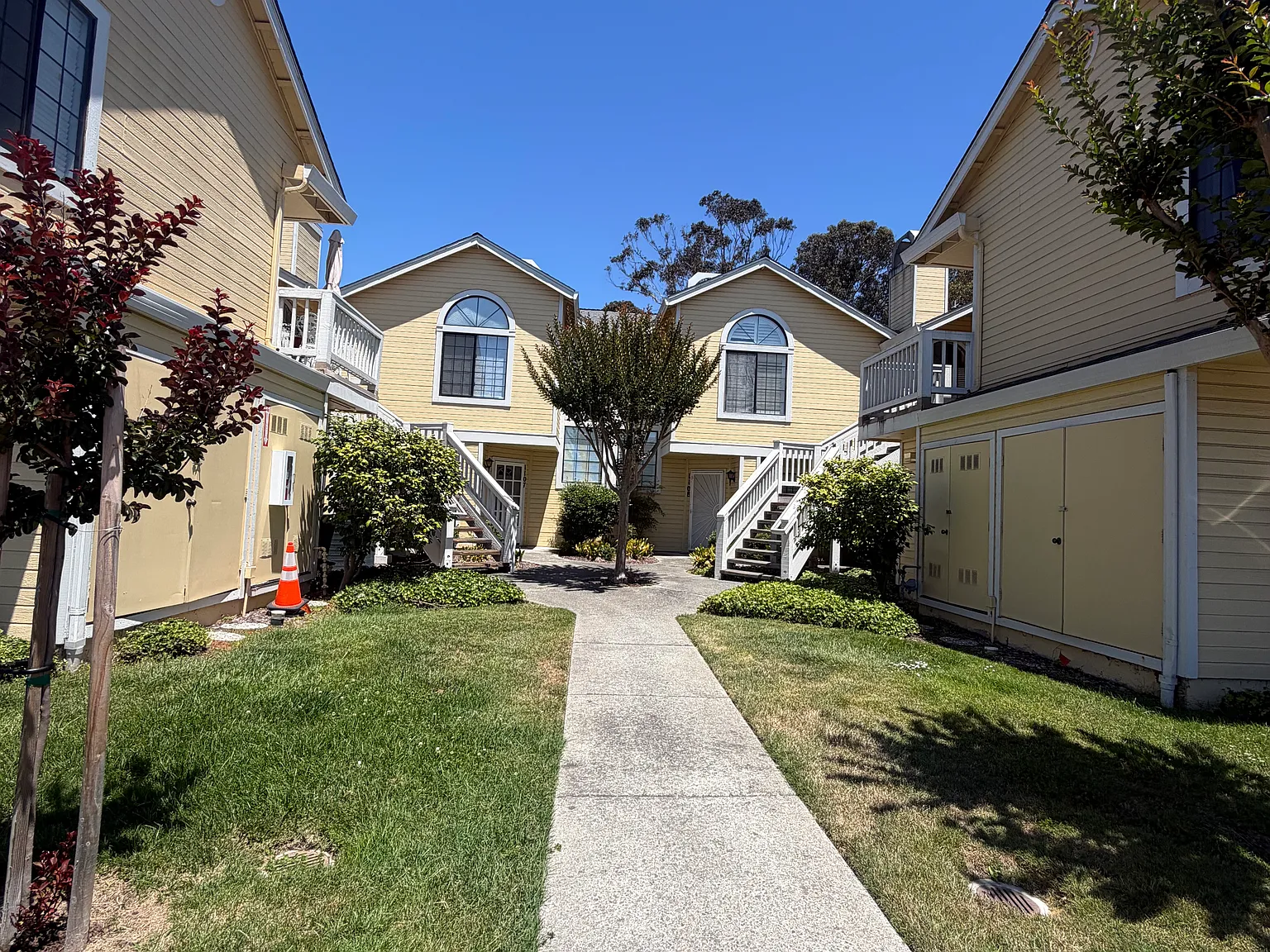 2 bed, 1011 sqft, $3,000 — Photo 1