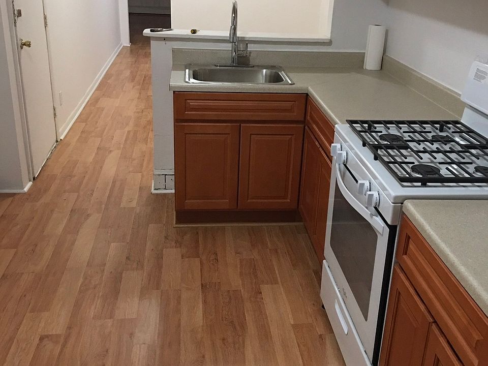 2nd image of 721 Adams St