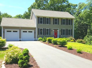 8 Cedar Ridge Rd, Gales Ferry, CT 06335