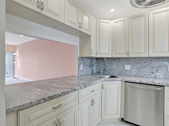 4th image of 1301 E Hillsboro Boulevard #503