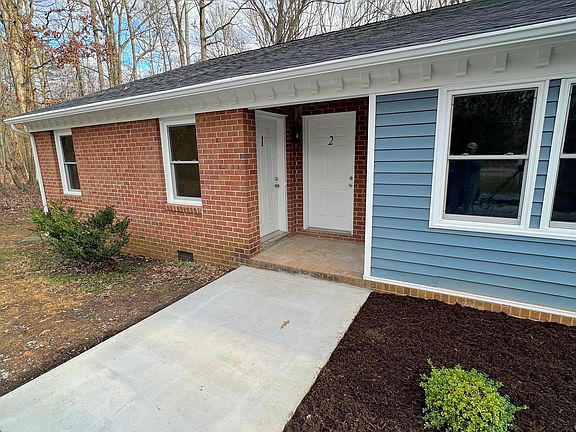 3rd image of 100 Woodcleft Cir APT 4