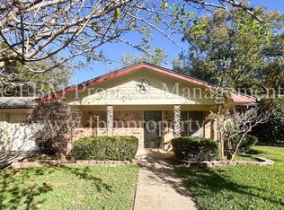 1422 Austin Dr, Ennis, TX 75119