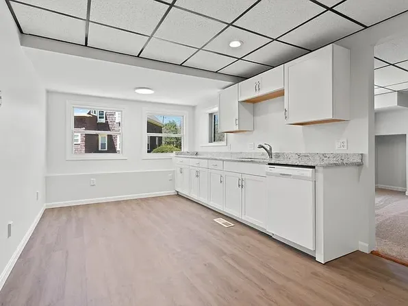 57 Charles St Floor 1, Mansfield, MA 02048