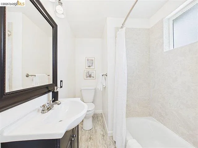 2222 E 31st St — Photo 9