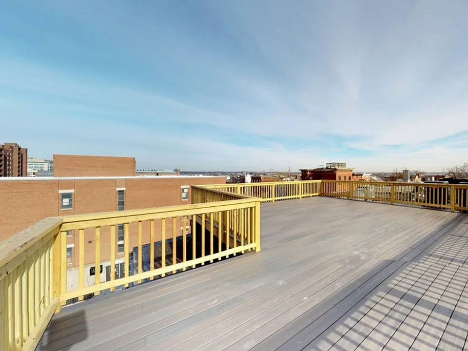 32 N Chester St