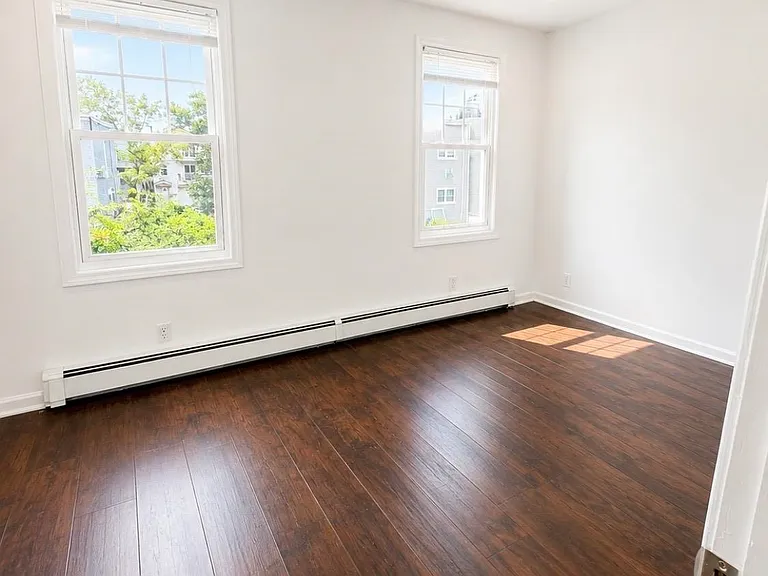 58 Williams Ave — Photo 8