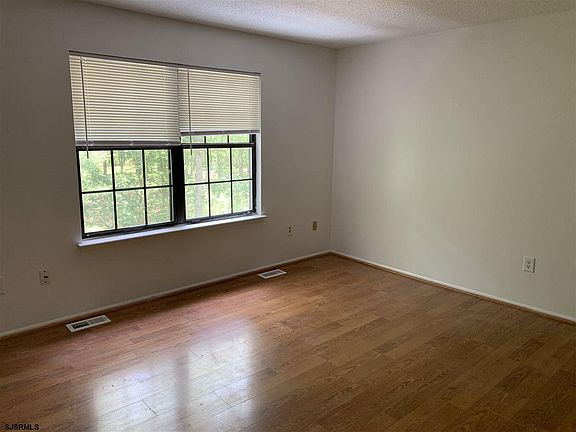 4th image of 184 Patriots Ct #184