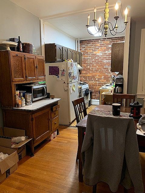 Apt.2 dining room/kitchen, 