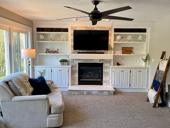 3rd image of 835 William Nowels Cir
