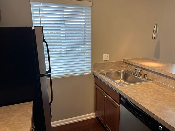 2nd image of 815 S 9th St APT 204