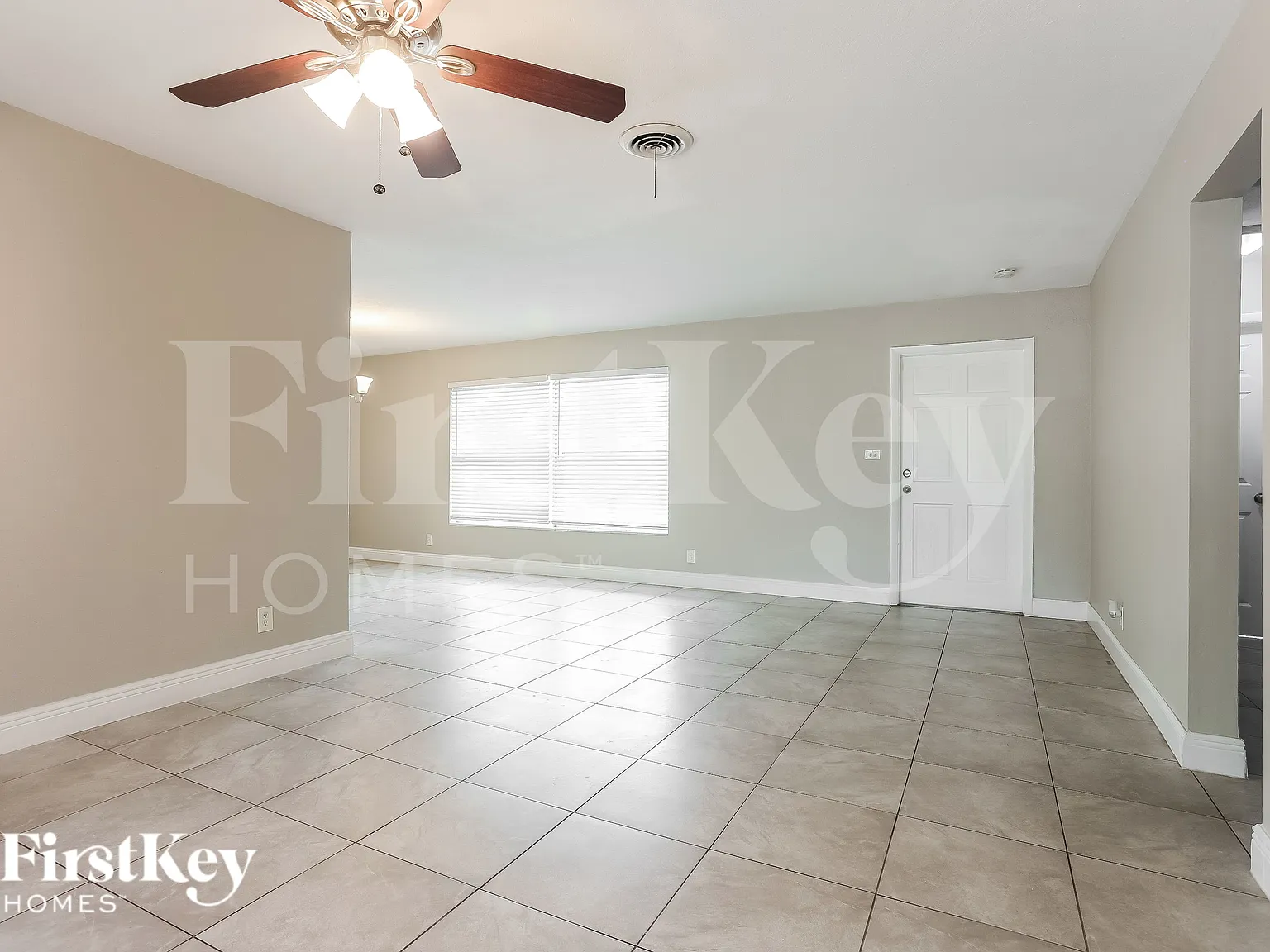 3 bed, 2.0 bath, 1380 sqft, $2,415 — Photo 4