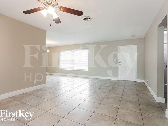 4th image of 2720 SW 18th St