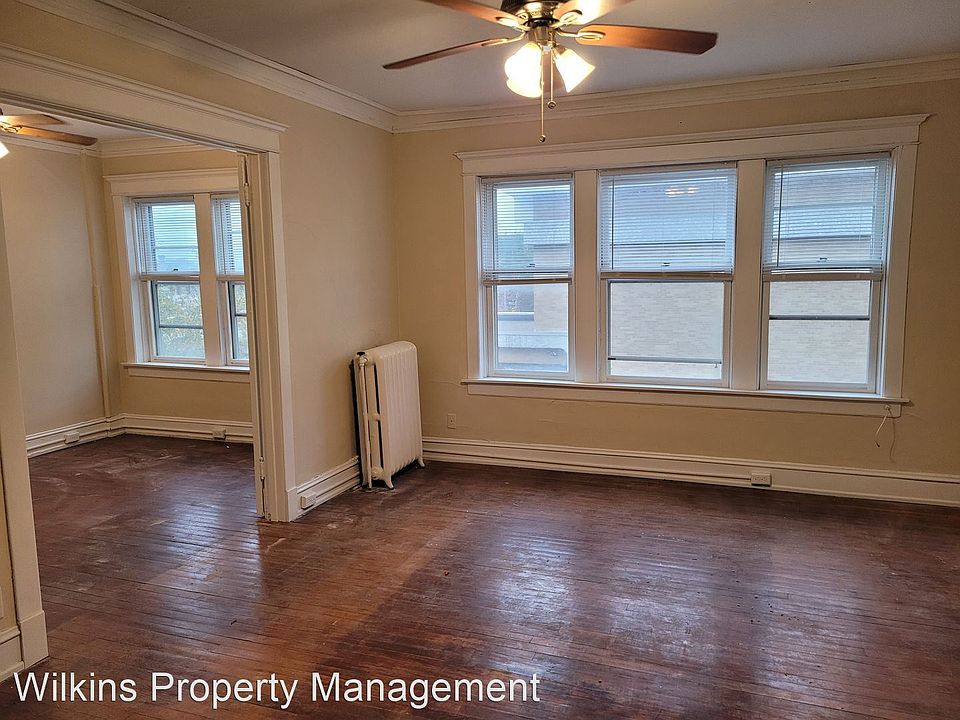 1st image of 1320 N Van Buren St #9