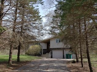 6302 Edgewood Rd, Crystal Lake, IL 60012