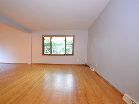 2nd image of 23239 W Hillcrest Dr