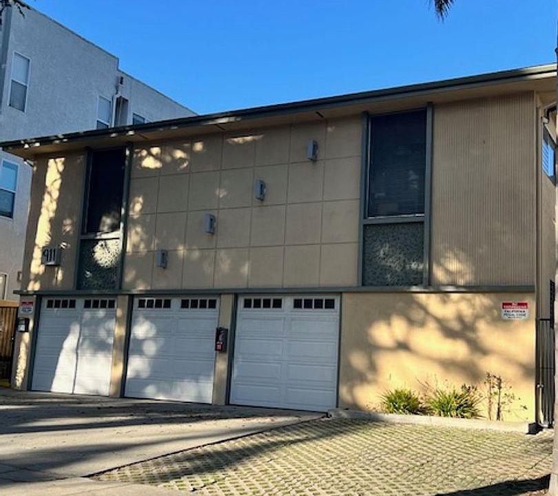 1st image of 911-915 Lincoln Blvd #10