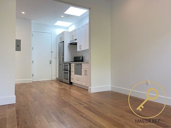 4th image of 257 Rogers Ave #3RR