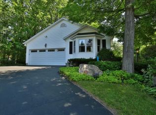 51 Doorstone Dr S, Latham, NY 12110