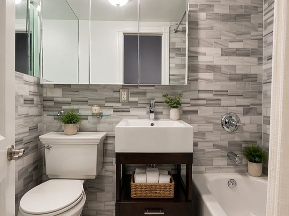 3rd image of 230 E 32nd St #1C0