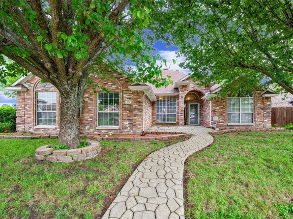 329 W Willow Creek Dr, Glenn Heights, TX 75154