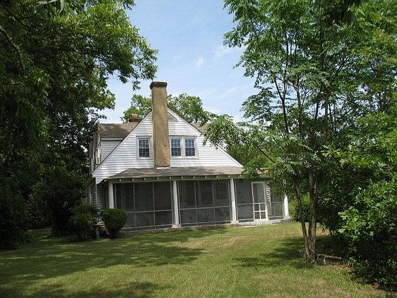 2nd image of 8840 Waverley Ln