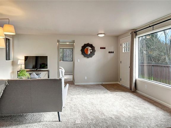 New paint and carpet.