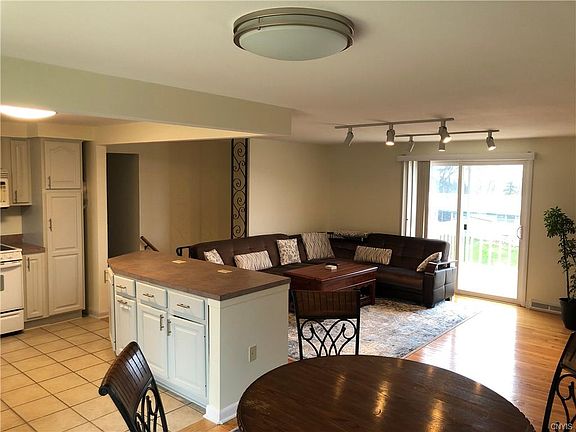 4th image of 101 Jane Dr