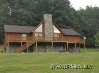 216 Bart Hollow Dr, Marshall, NC 28753