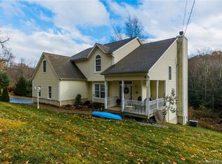 117 Vineyard Rd, Burlington, CT 06013