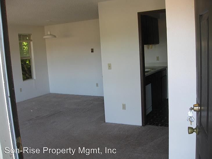 2nd image of 808 21st St APT 241