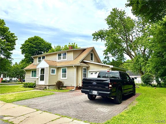 3rd image of 204 Melrose Pl